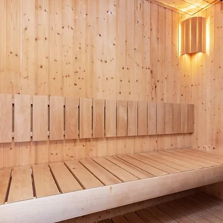 Scenic Golf Retreat-by Traum